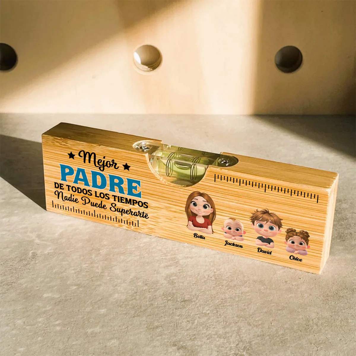 Nadie Puede Superarte - Abridor de Botellas de Madera Personalizado con Nivel - Image 4